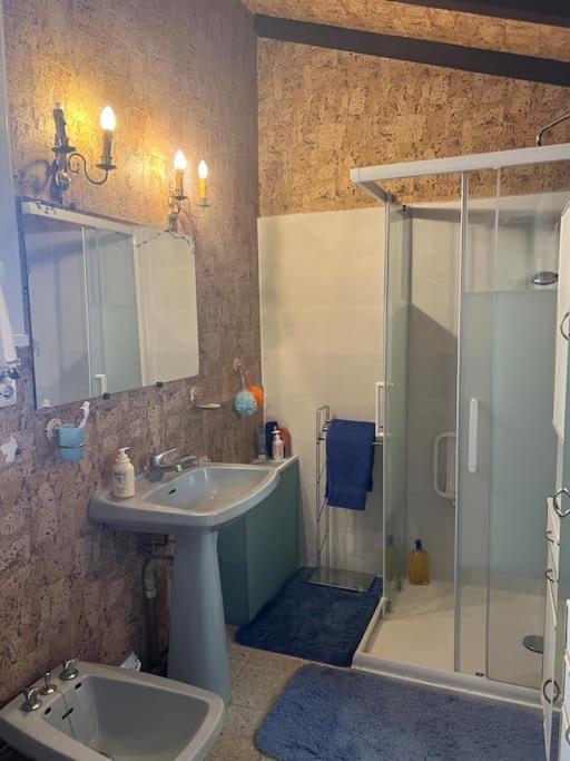 Maison Familiale Idealement Situee Avec Tout Le Confort Nîmes Exterior foto