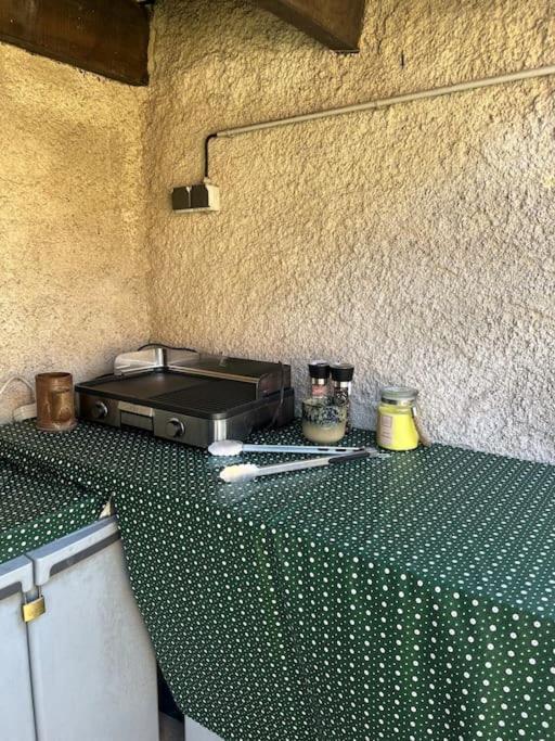Maison Familiale Idealement Situee Avec Tout Le Confort Nîmes Exterior foto